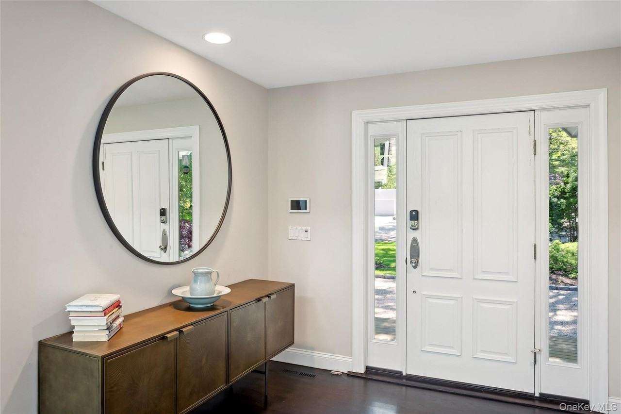 8 Indian Pipe Dr - Photo 4 of 38