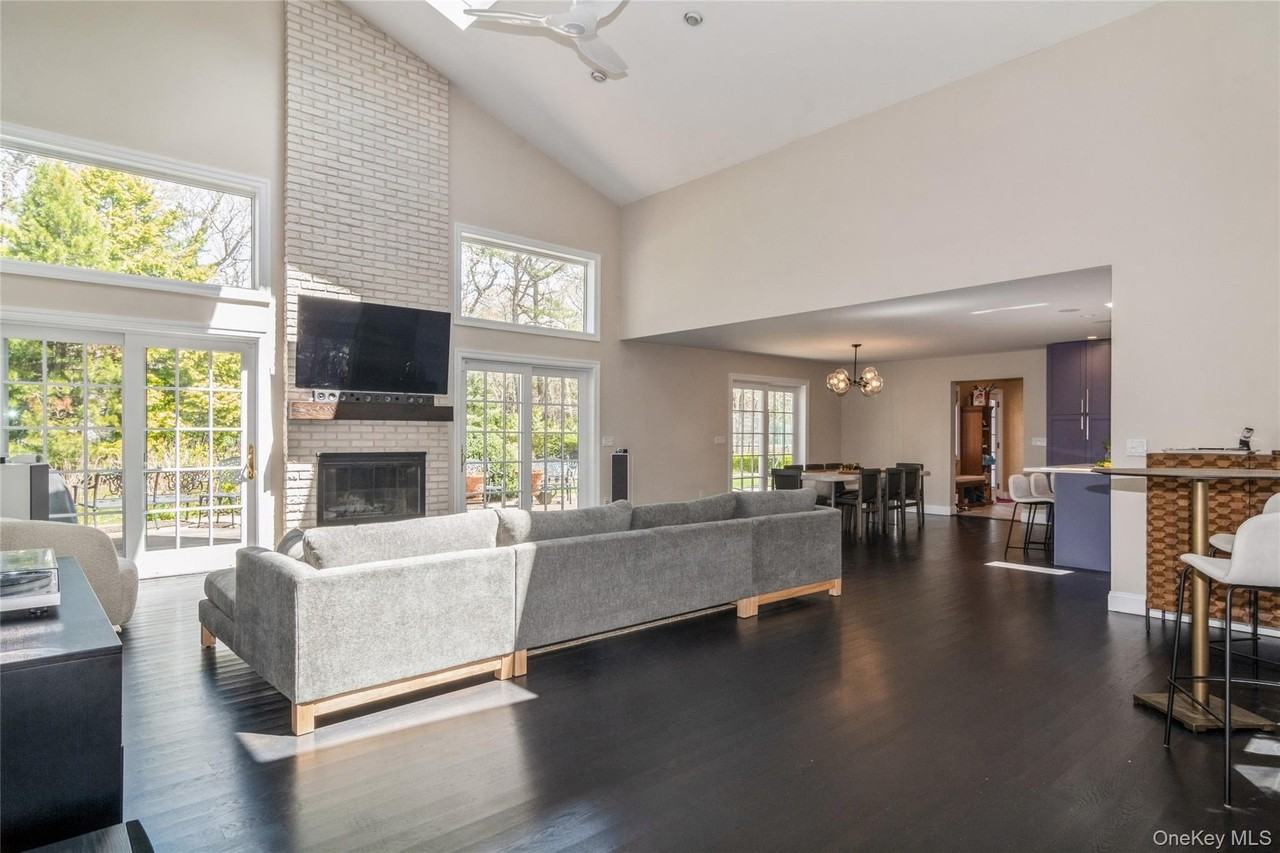 8 Indian Pipe Dr - Photo 7 of 38
