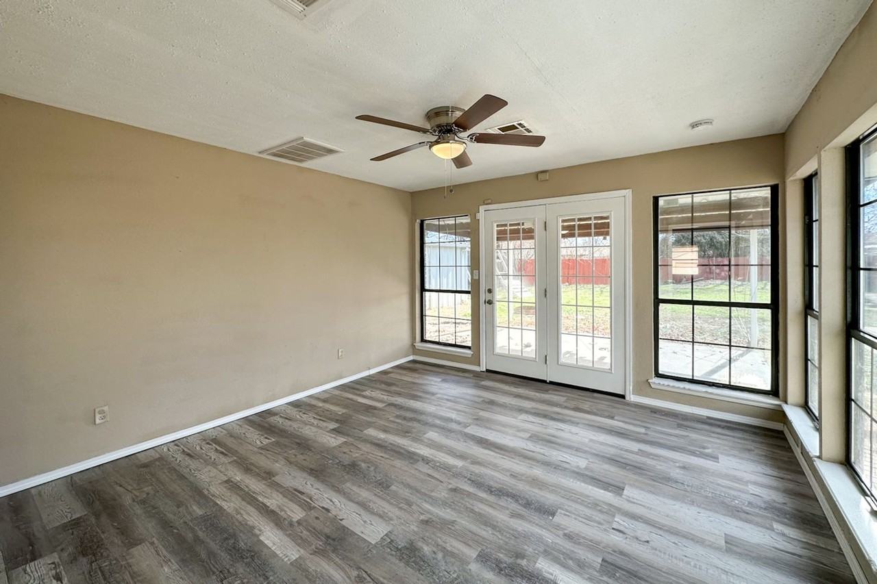 972 Nw 5th St - Photo 2 of 14