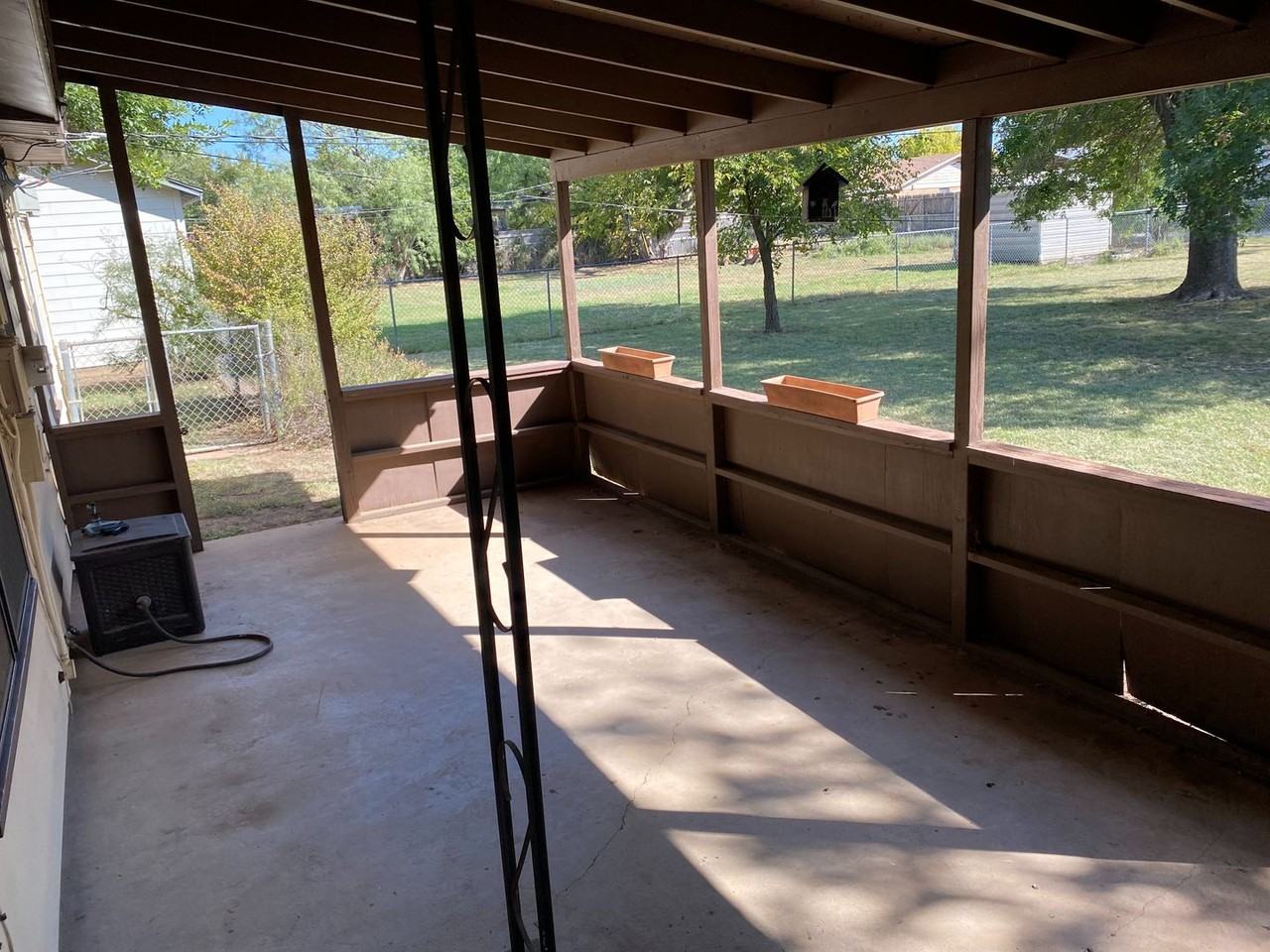 2371 Moore St - Photo 2 of 11