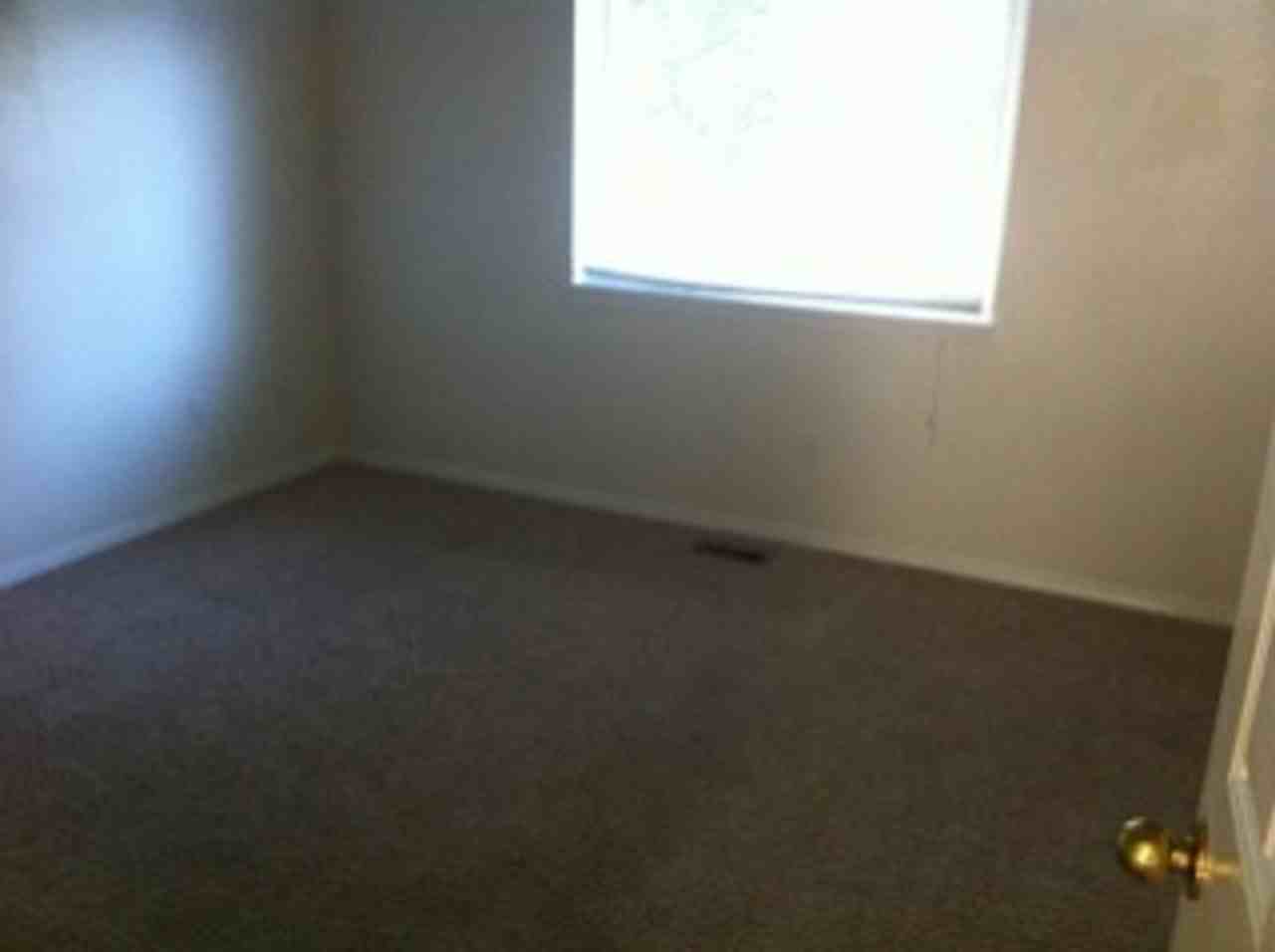 9143 W Cory Ln - Photo 4 of 7