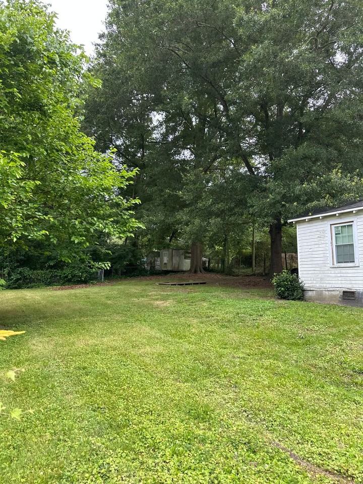 1311 Jay Ave - Photo 4 of 7