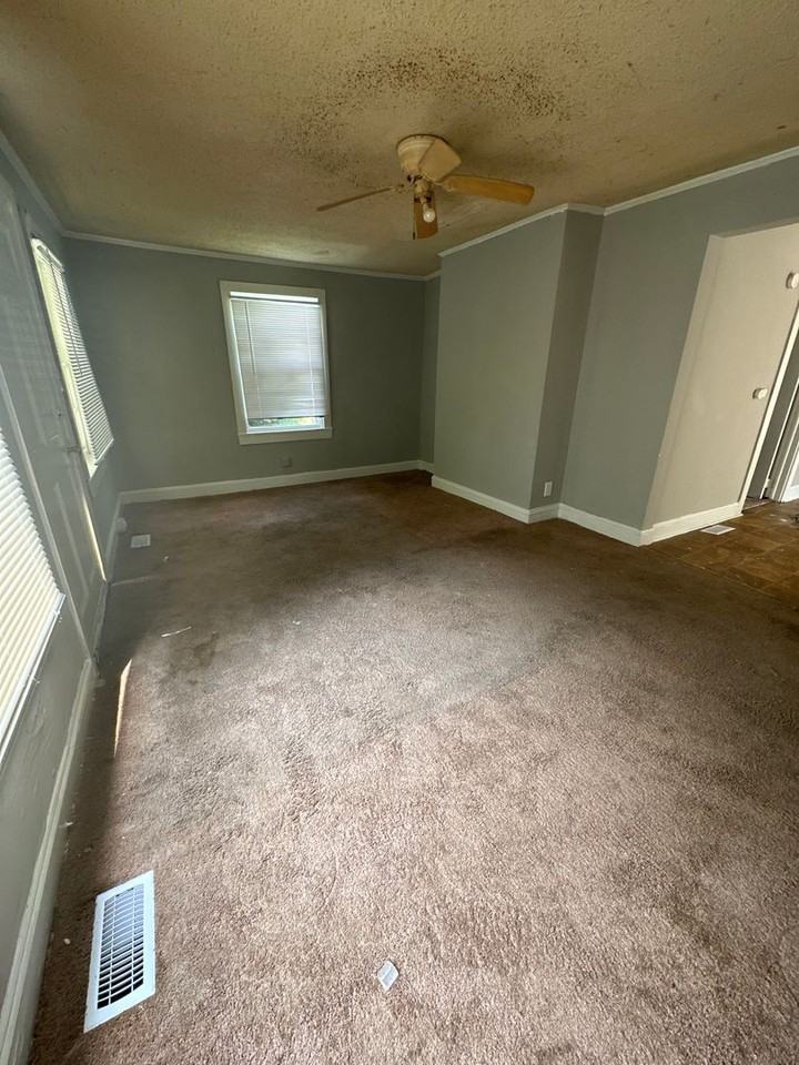 1311 Jay Ave - Photo 6 of 7
