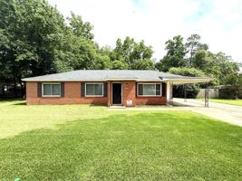 featured image of 942 Parkwood Ct