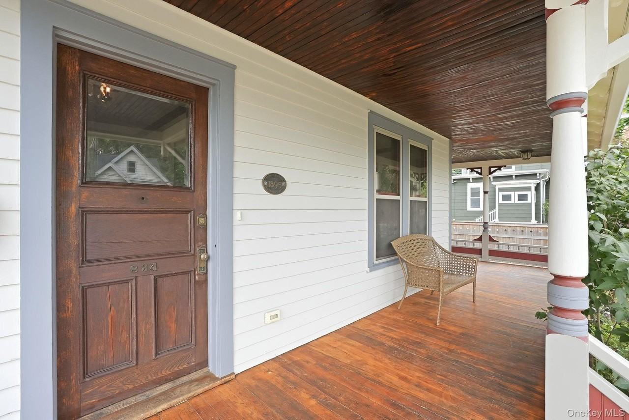 834 John St - Photo 3 of 37