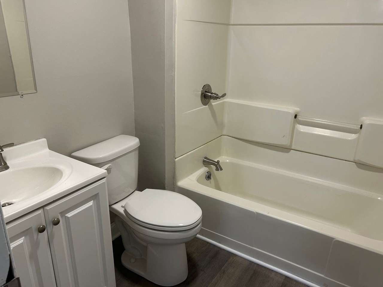 1659 Ne 23rd St - Photo 5 of 12