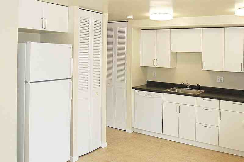 1260 Wilshire Dr - Photo 3 of 19