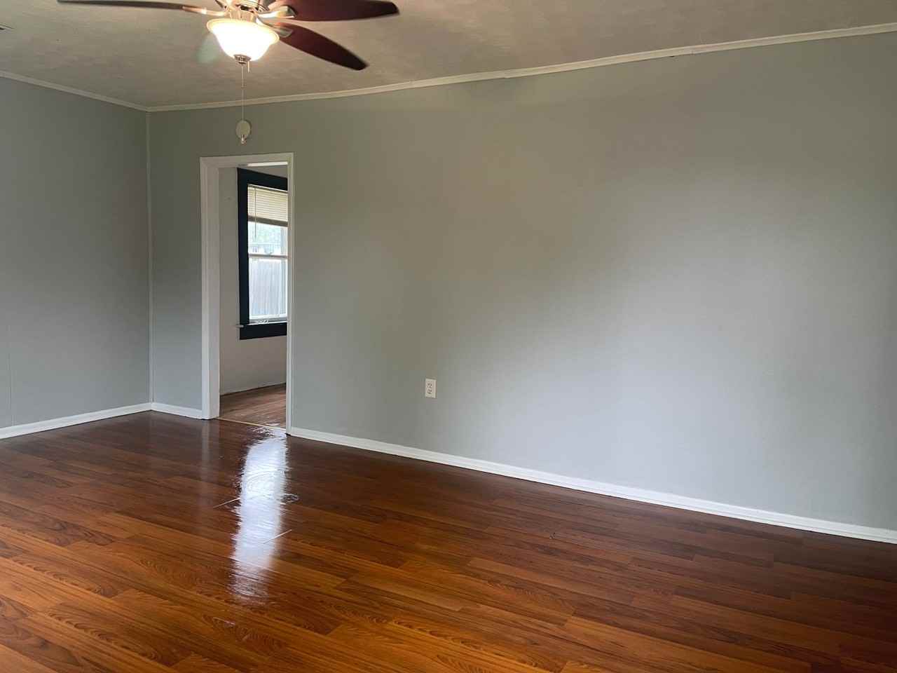 1020 Sycamore St - Photo 3 of 9