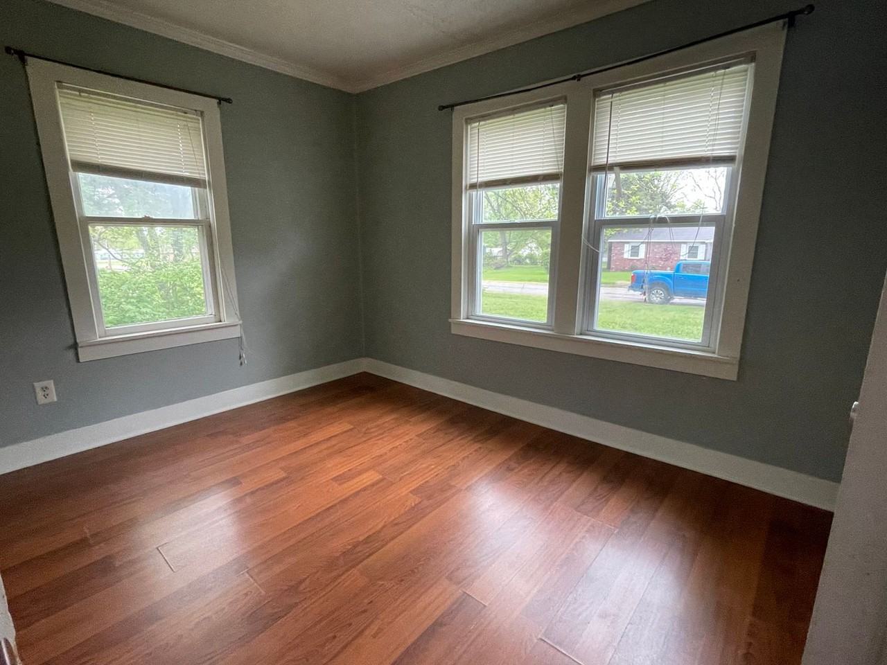 1020 Sycamore St - Photo 5 of 9