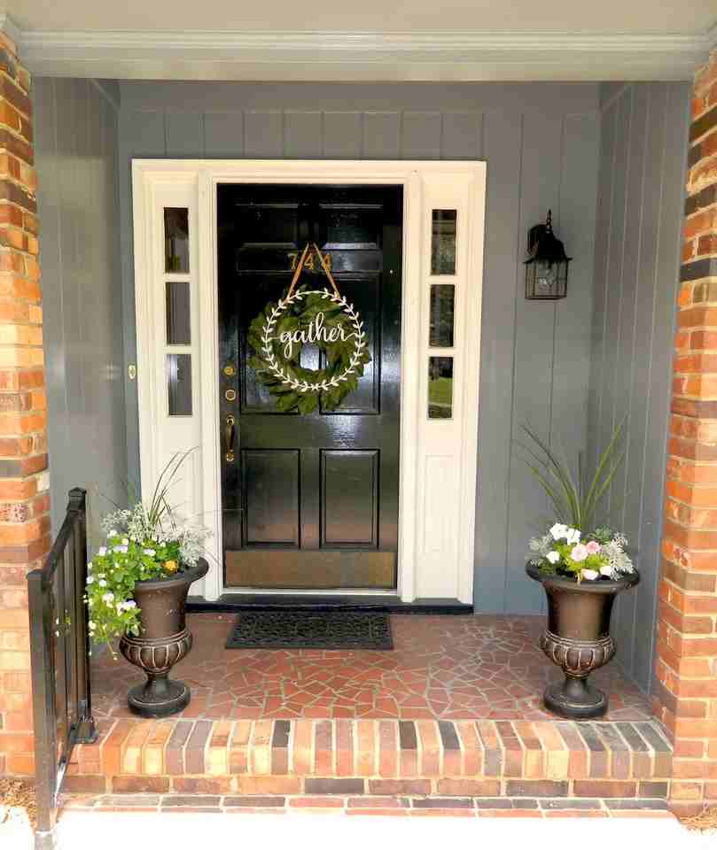 744 Mcclure Dr - Photo 3 of 40