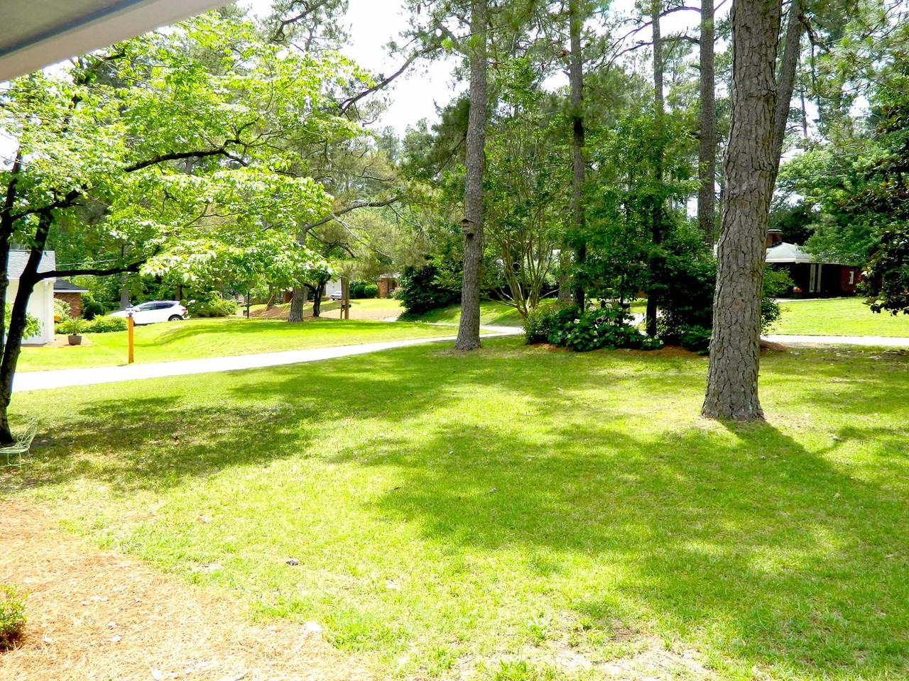 744 Mcclure Dr - Photo 4 of 40