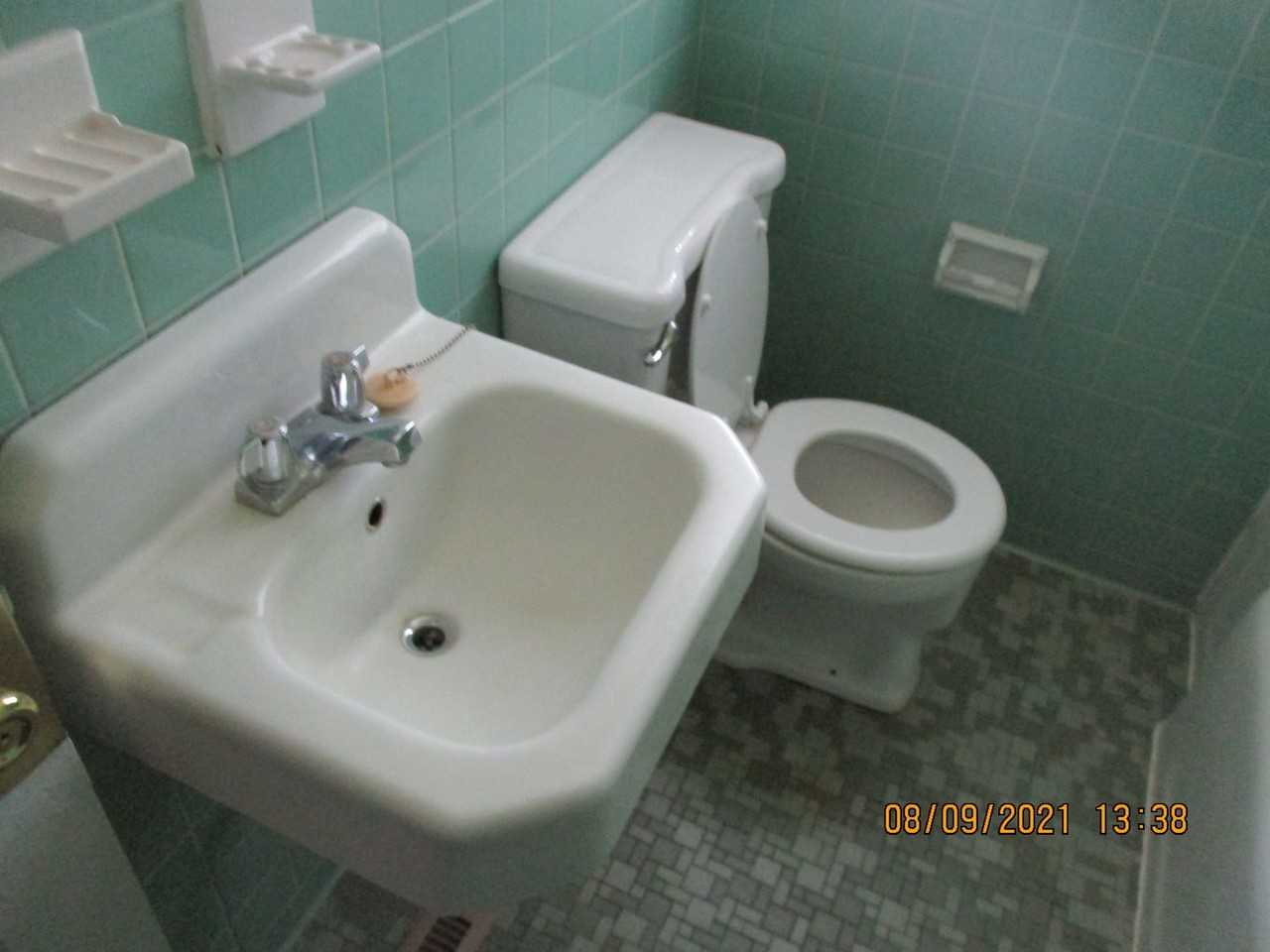 1214 9th Ave - Photo 4 of 9