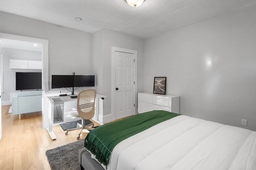 14 Everett St #1 - Photo 6 of 13