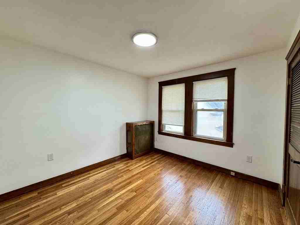89 Thacher St #2 - Photo 7 of 18