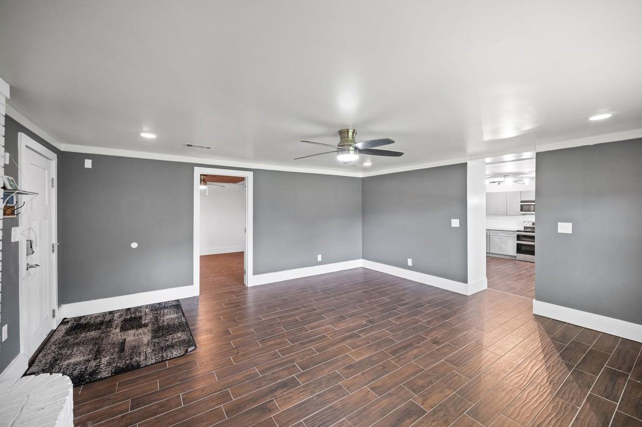 24663 Chestnut St #B - Photo 3 of 18