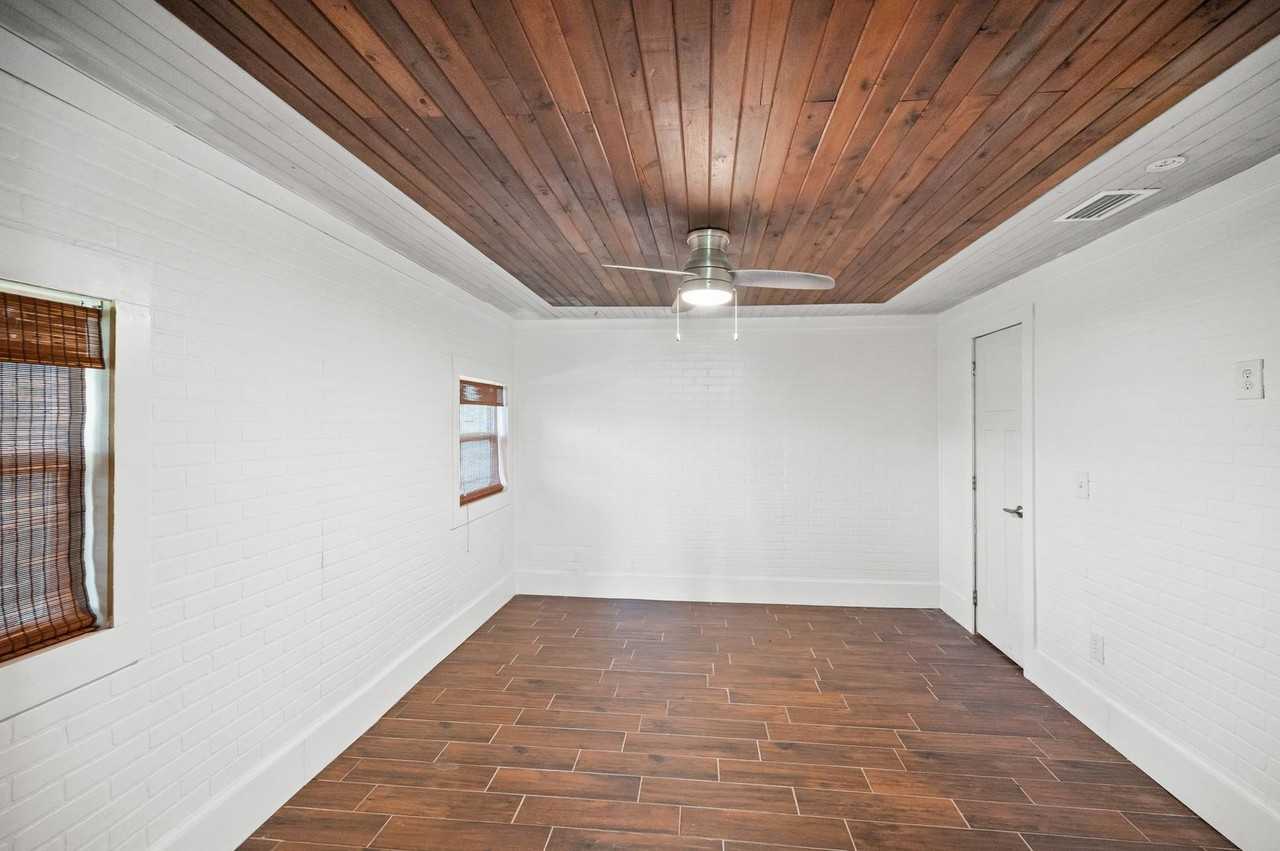 24663 Chestnut St #B - Photo 4 of 18