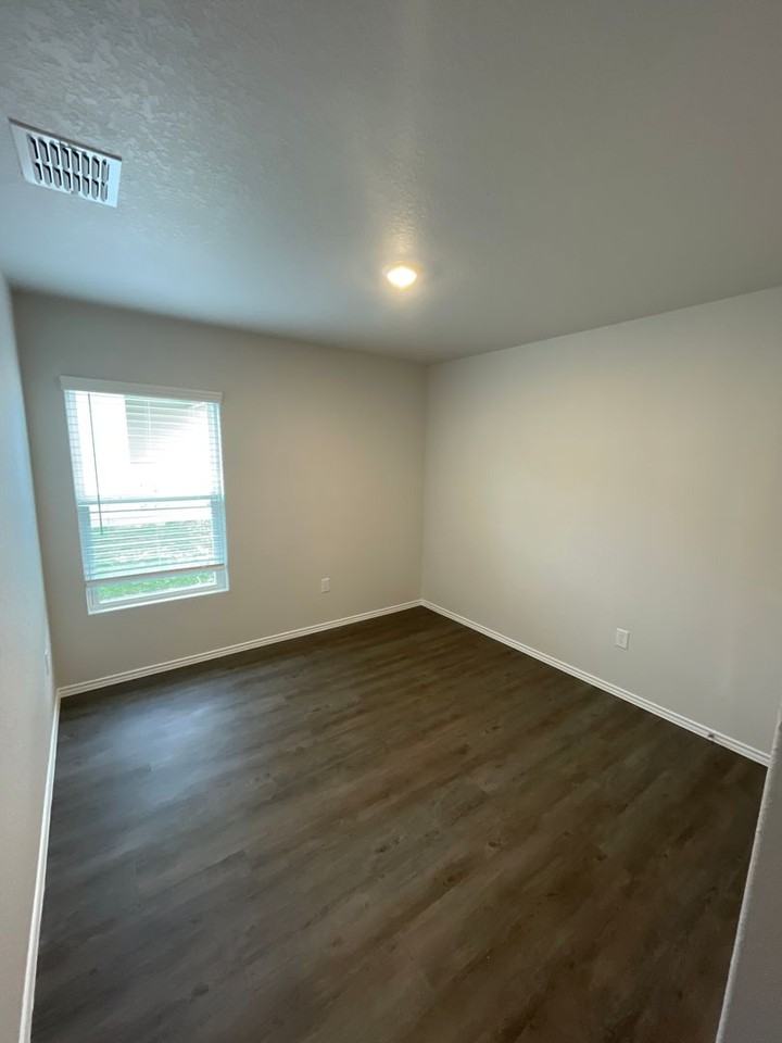 4222 Legend Hts - Photo 6 of 18