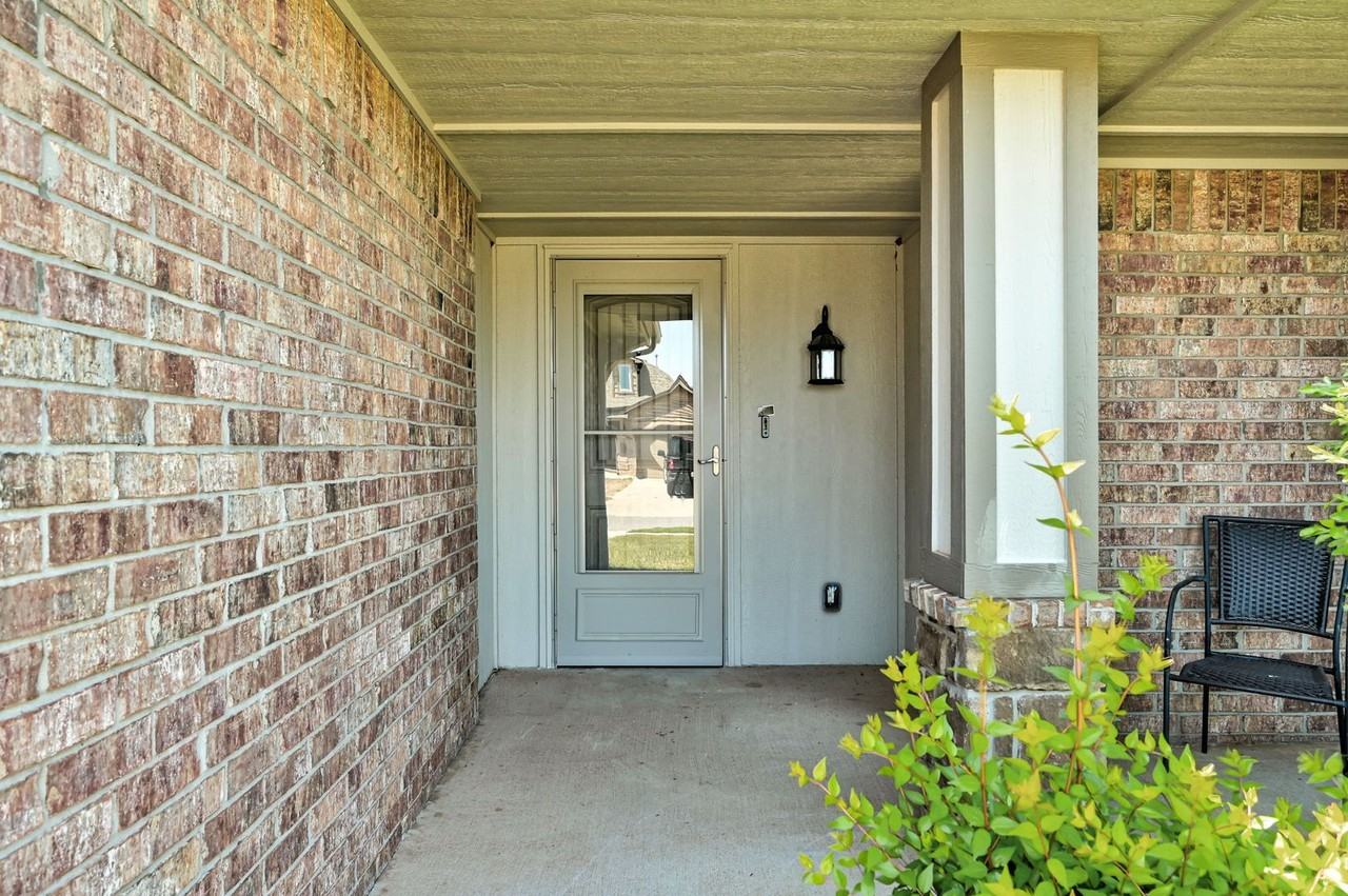 915 Lazywood Dr - Photo 5 of 39