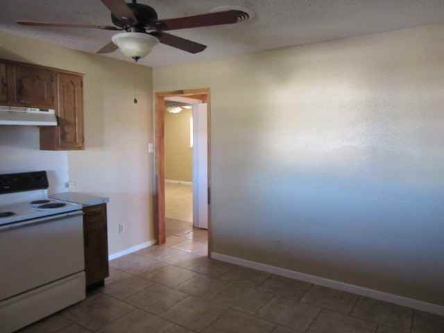 5333 Benbrook St - Photo 3 of 14