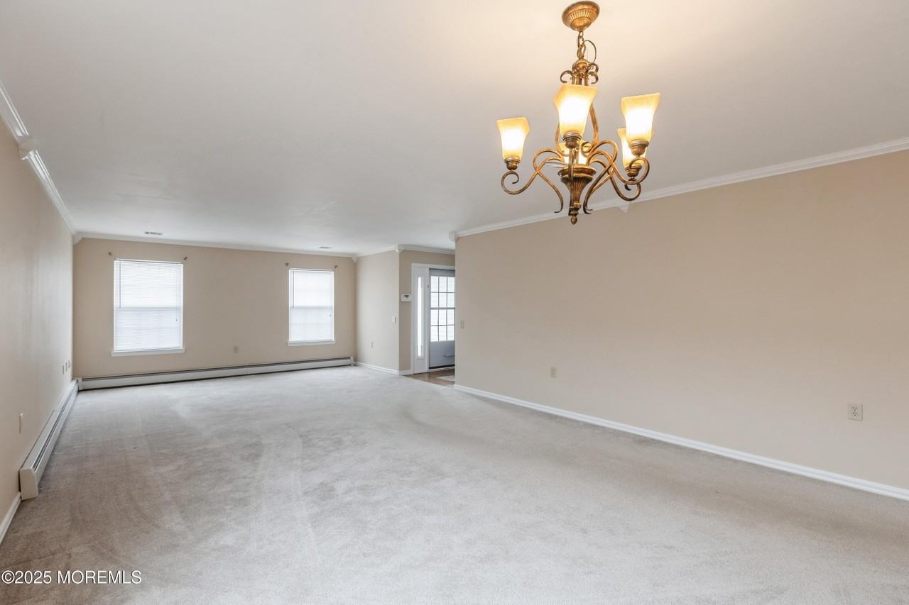 43 Stockport Dr - Photo 3 of 24