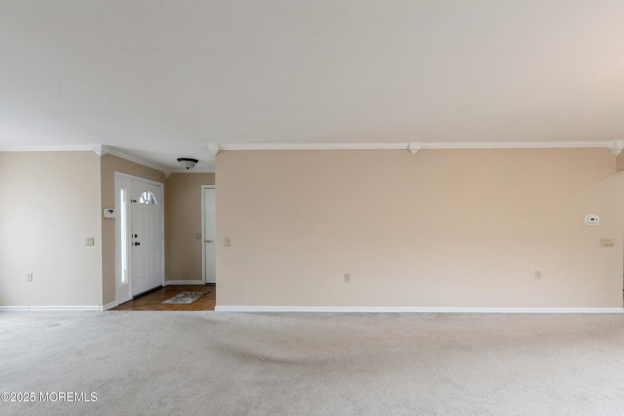 43 Stockport Dr - Photo 4 of 24