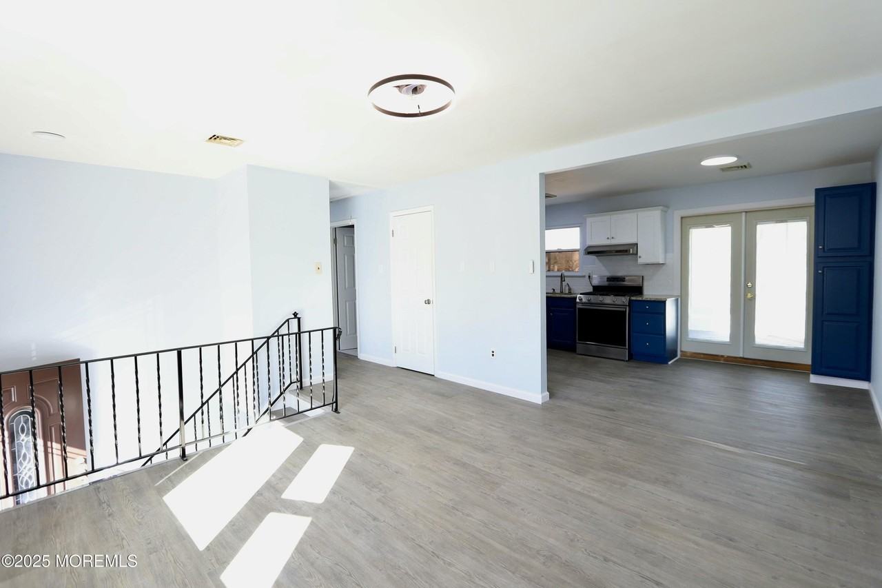 900 Hunter Blvd - Photo 2 of 11