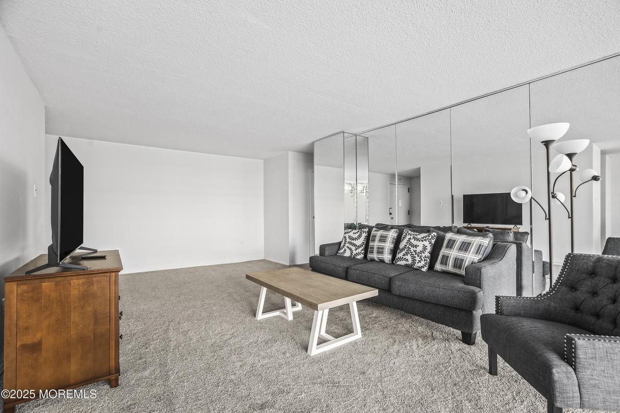 787 Ocean Ave #212 - Photo 4 of 29
