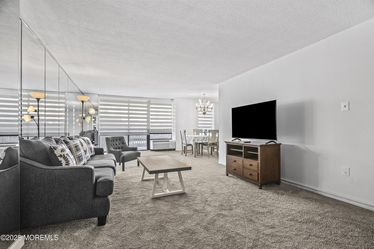 787 Ocean Ave #212 - Photo 5 of 29
