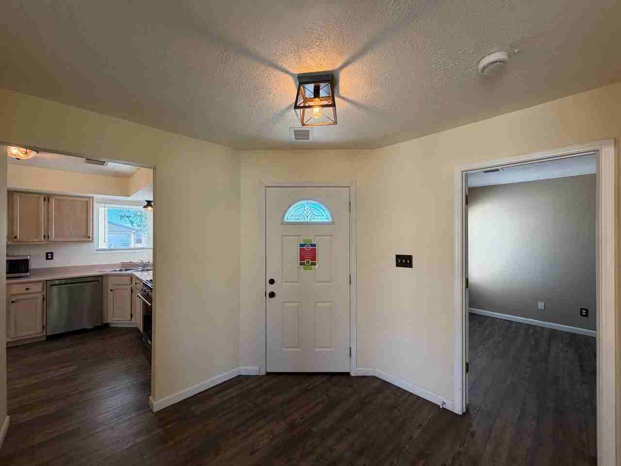 1941 Lee Loop Ne - Photo 4 of 30