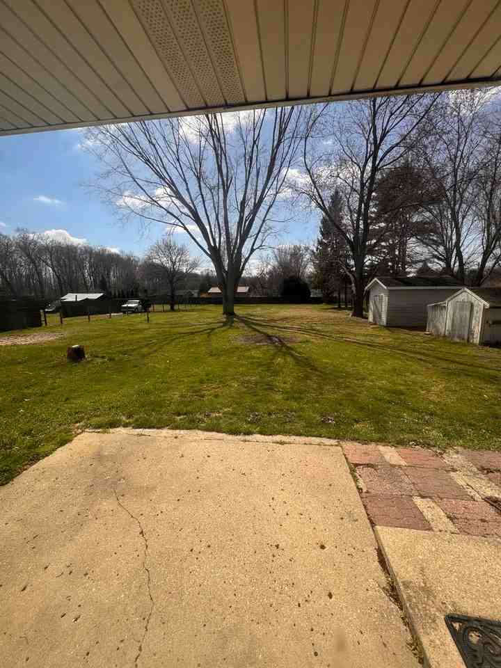10042 Helena Dr - Photo 5 of 13