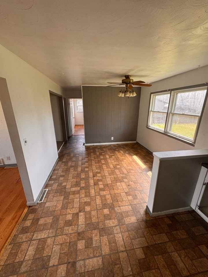 10042 Helena Dr - Photo 6 of 13