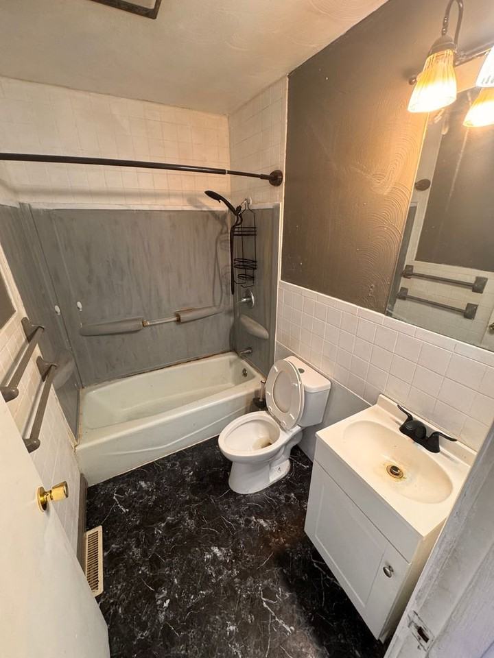 10042 Helena Dr - Photo 7 of 13