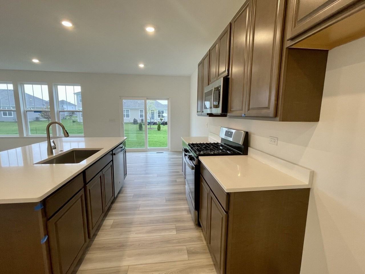 25550 W Maurice Ln - Photo 6 of 10