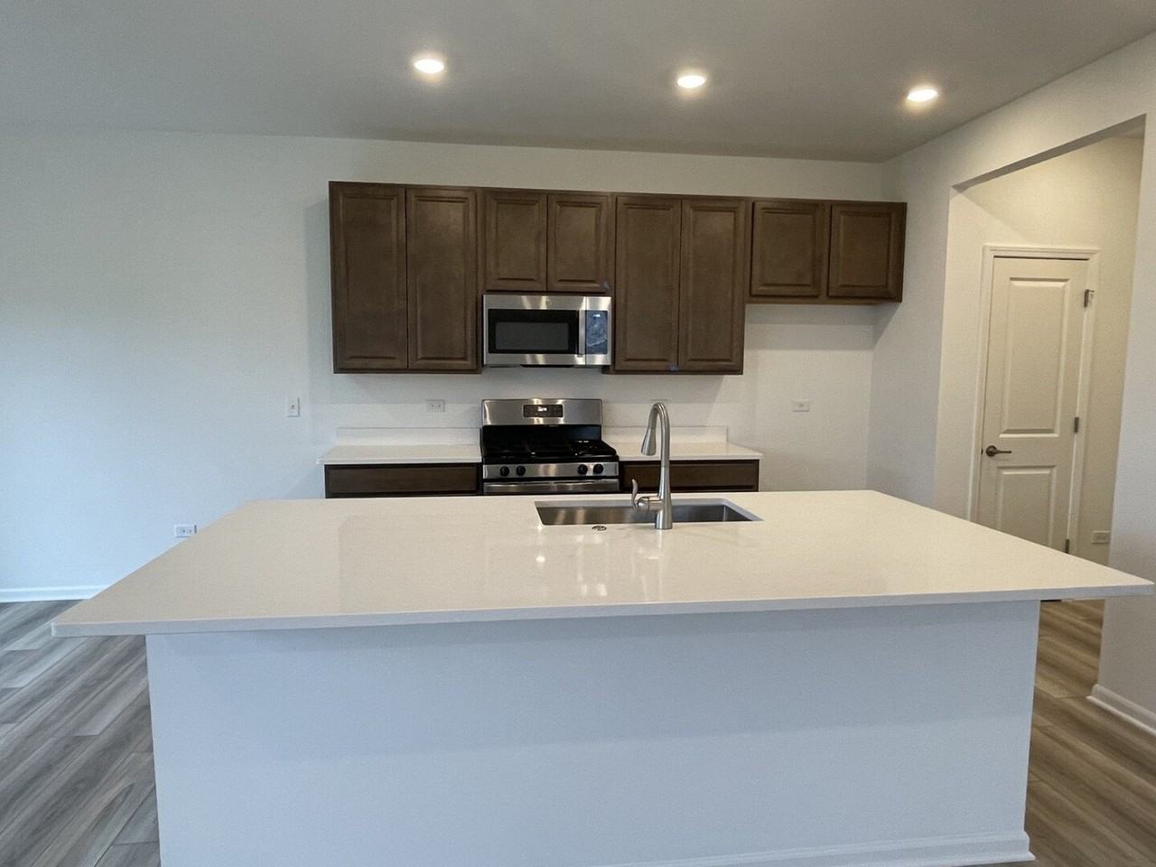 25550 W Maurice Ln - Photo 7 of 10