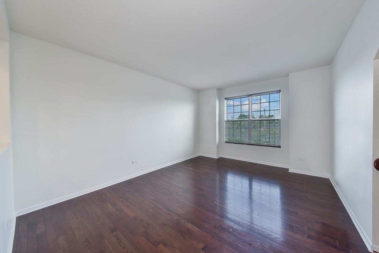 2511 Dunraven Ave - Photo 3 of 24