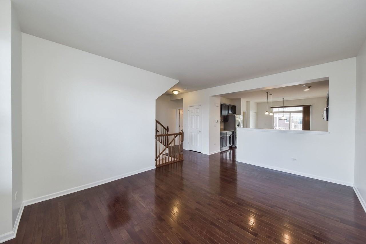2511 Dunraven Ave - Photo 4 of 24
