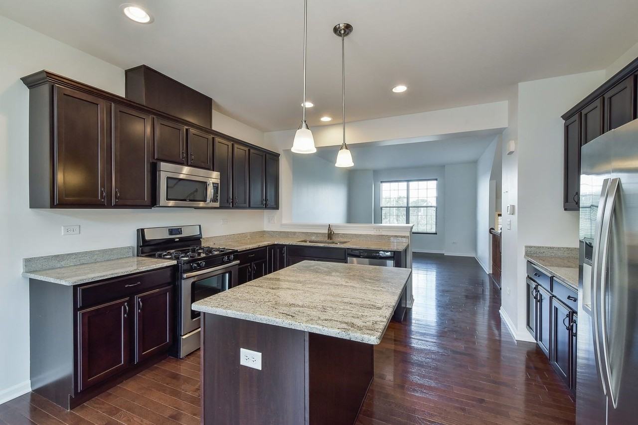 2511 Dunraven Ave - Photo 7 of 24