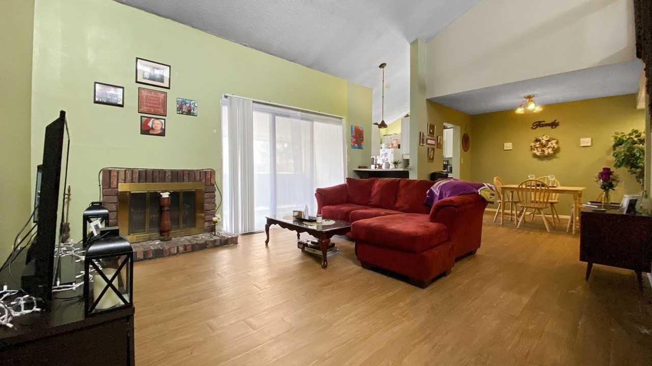 2105 Melrose Dr - Photo 3 of 21