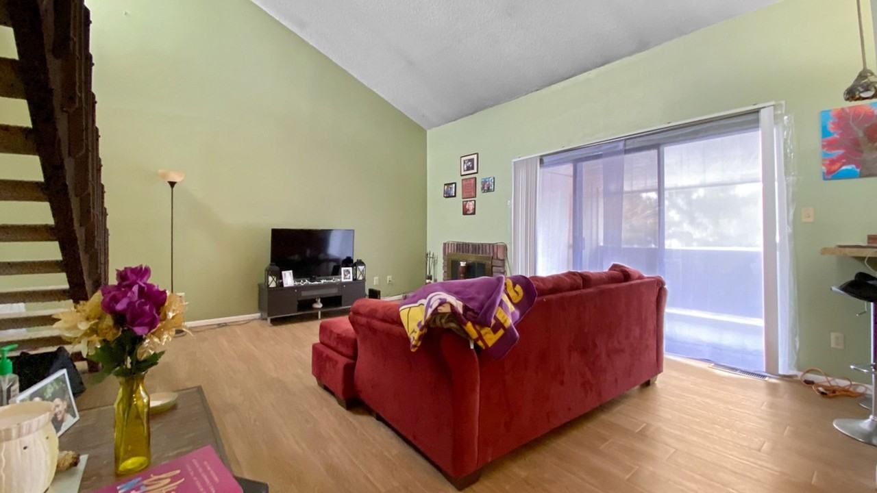 2105 Melrose Dr - Photo 5 of 21