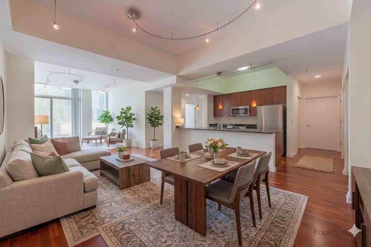 1720 Oak Ave #201 - Photo 5 of 32