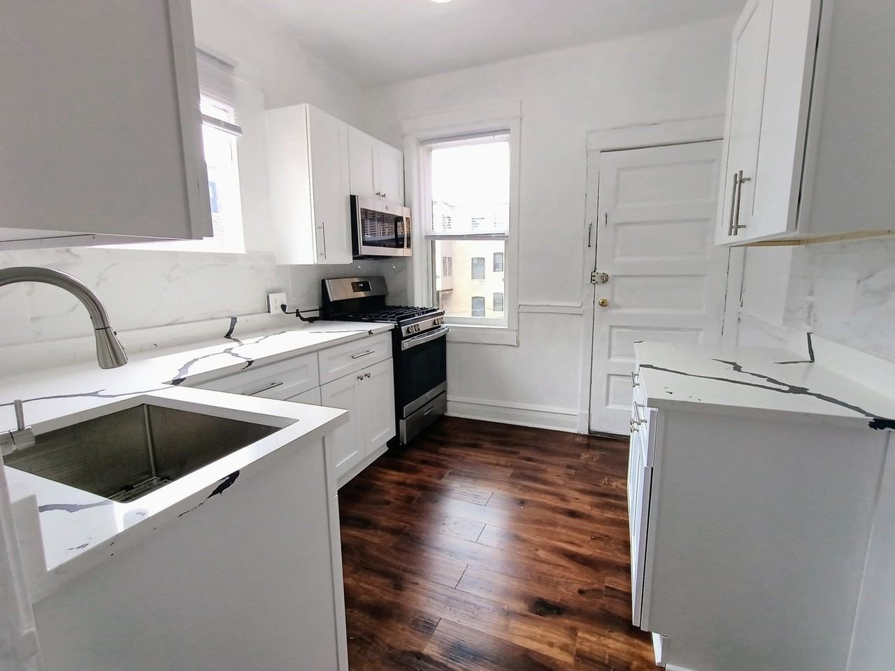 3508 N Broadway St #2 - Photo 3 of 15