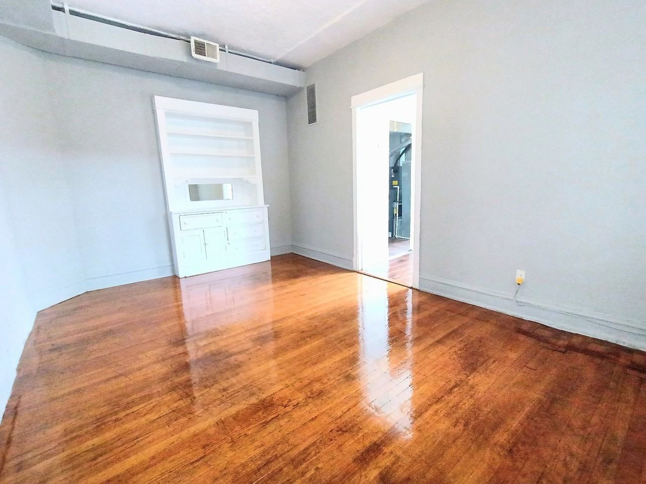 3508 N Broadway St #2 - Photo 5 of 15