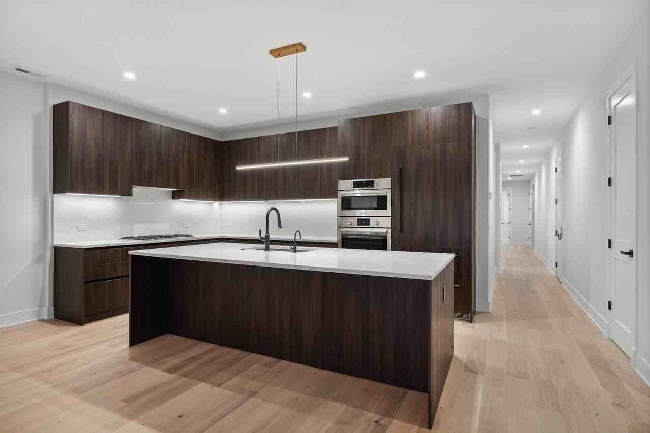 232 S Green St #3S - Photo 3 of 23