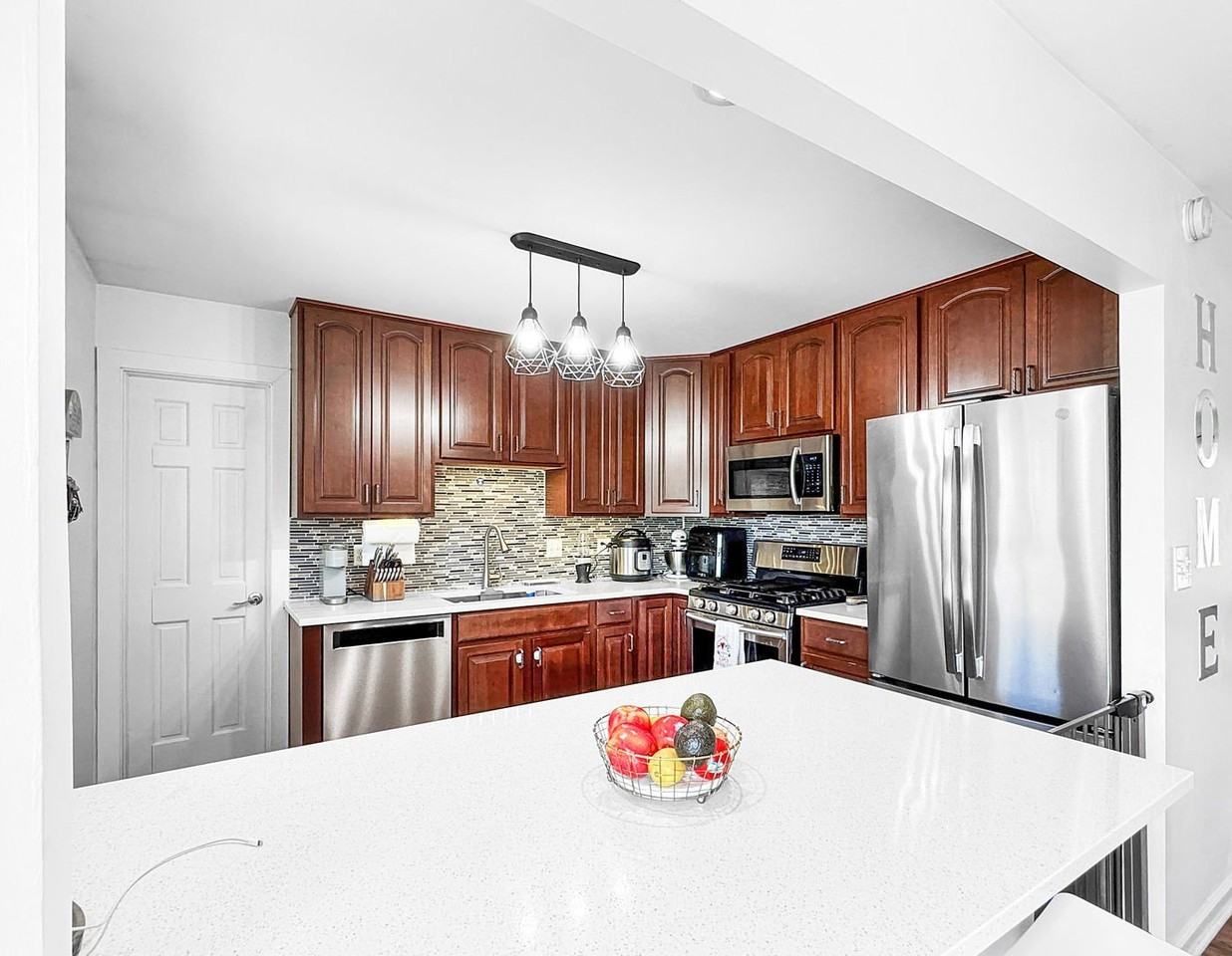 7830 Sprucewood Ave - Photo 4 of 13