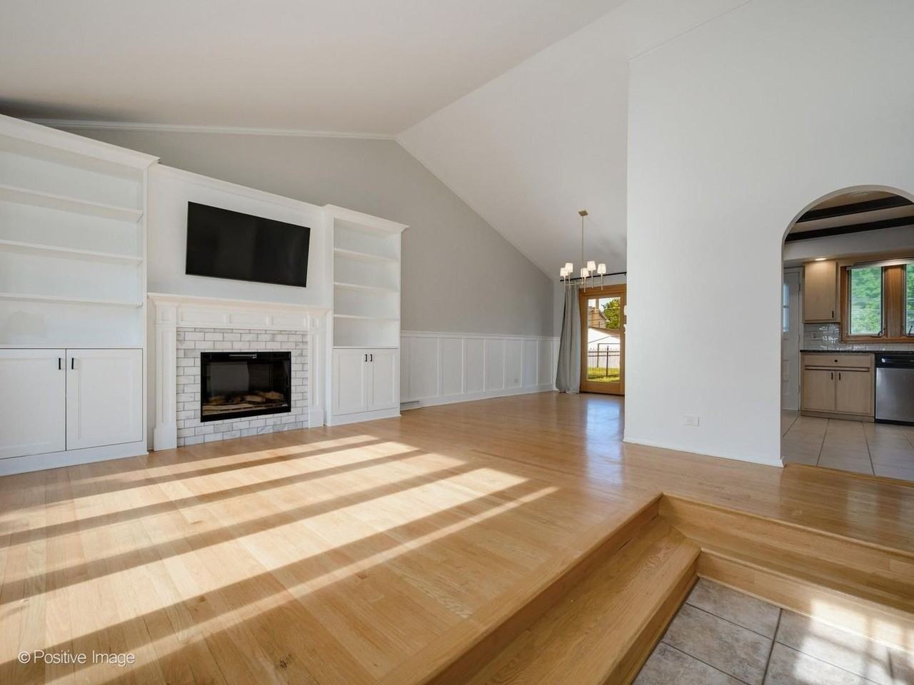 713 N Forest Ave - Photo 2 of 19