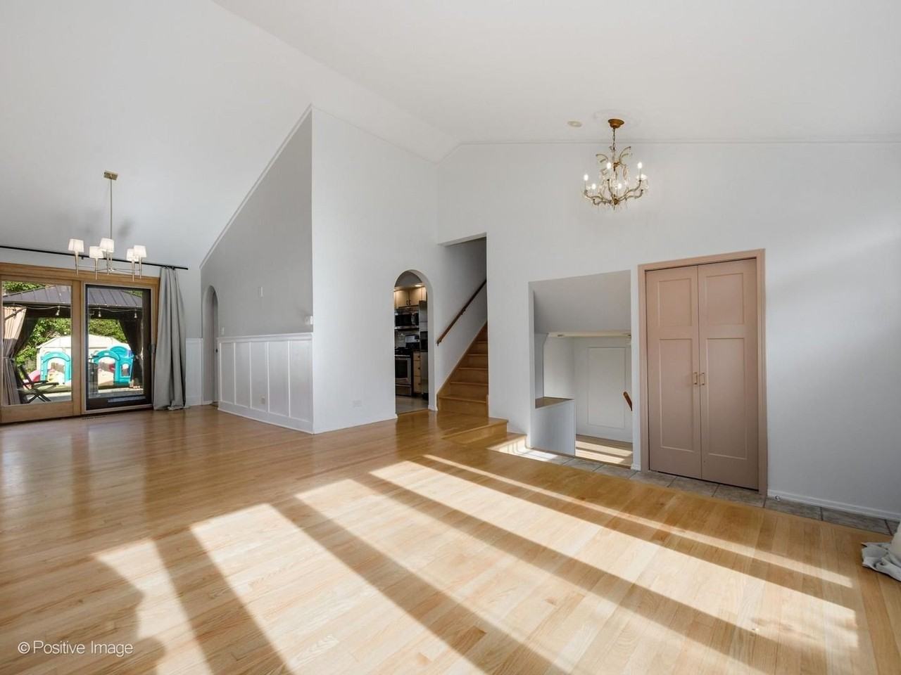 713 N Forest Ave - Photo 4 of 19