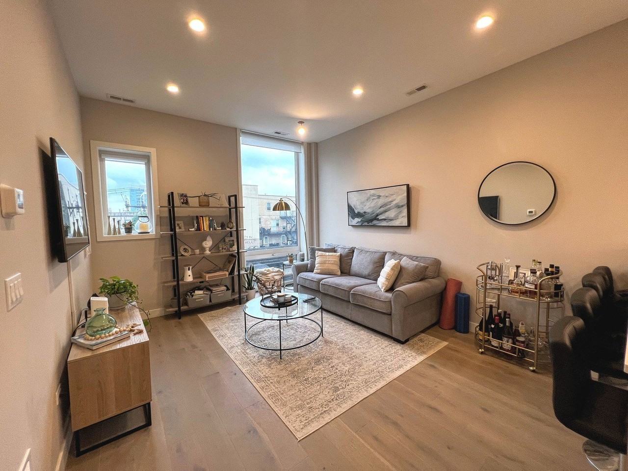 3757 N Sheffield Ave #207 - Photo 2 of 15