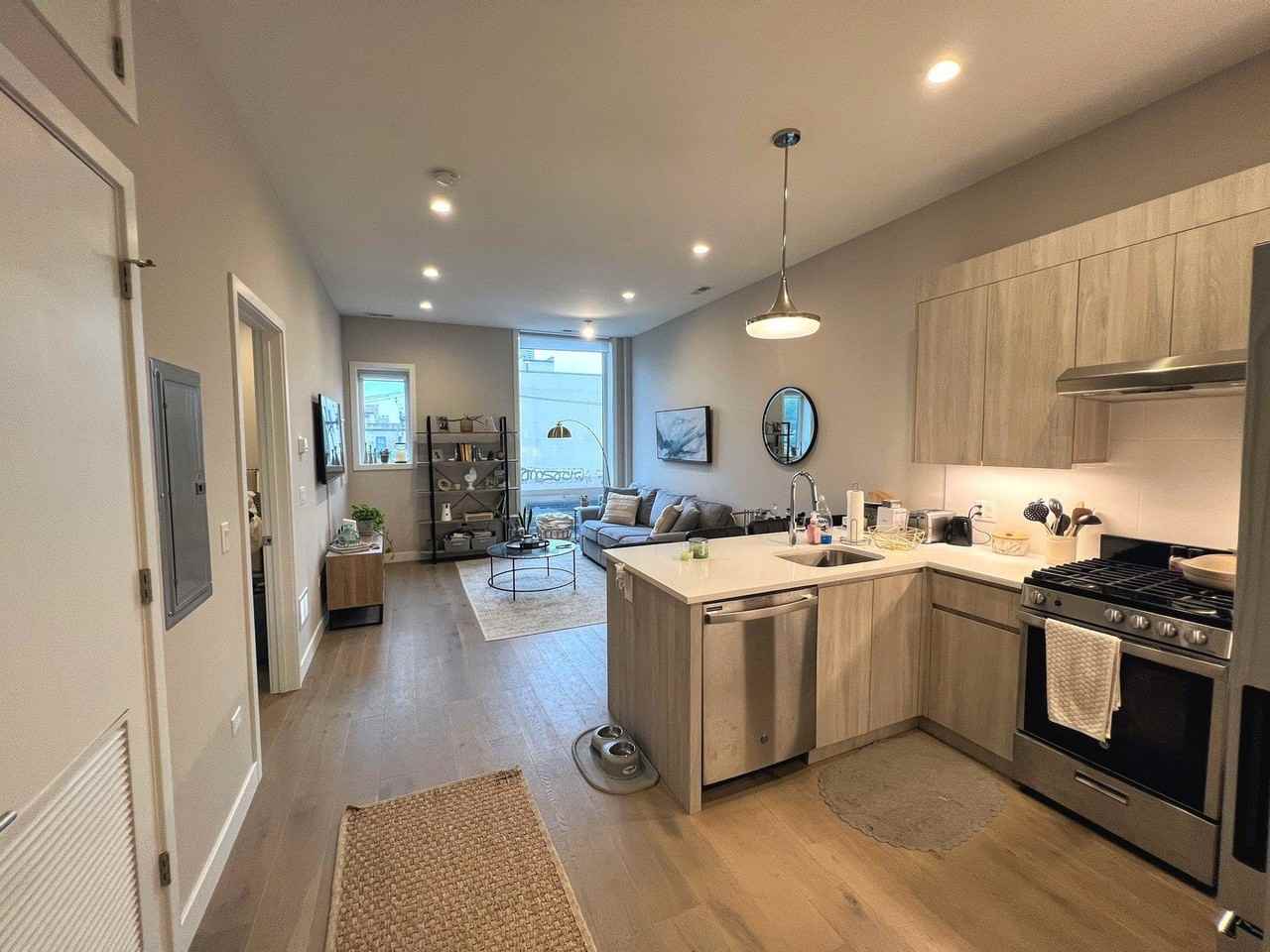 3757 N Sheffield Ave #207 - Photo 3 of 15