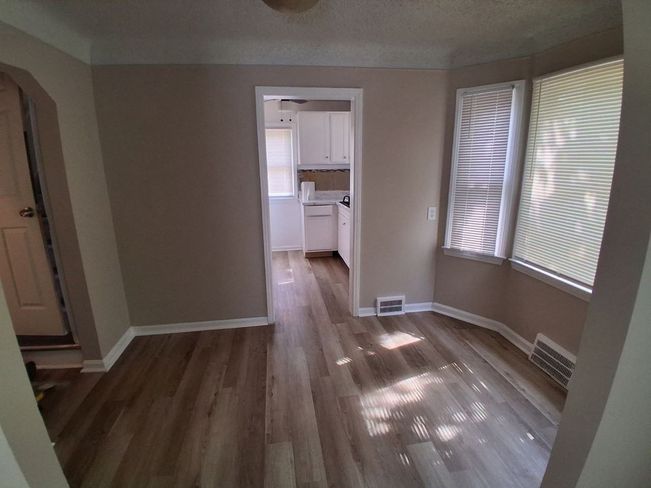 19176 Grandville Ave - Photo 3 of 10