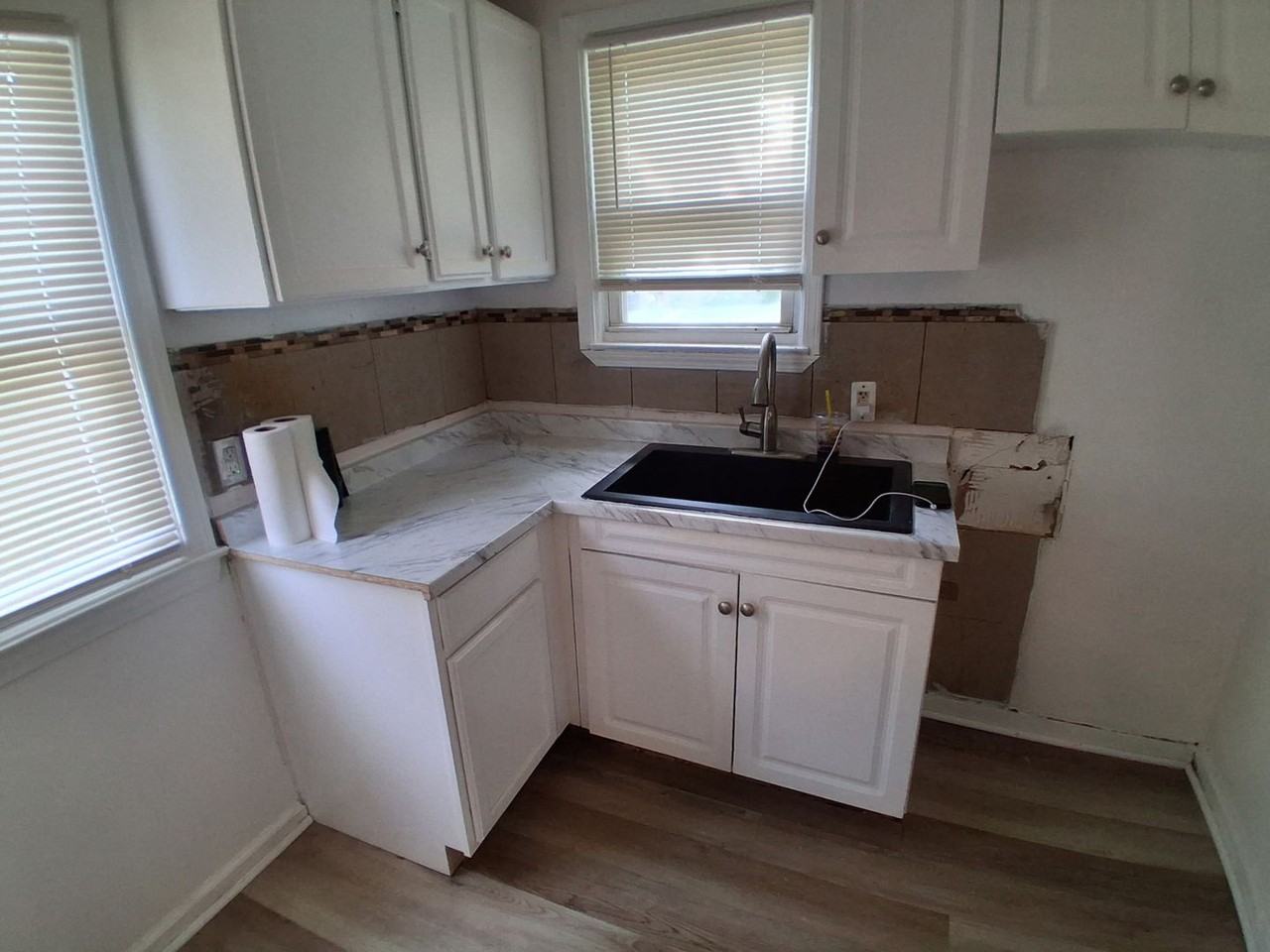 19176 Grandville Ave - Photo 4 of 10